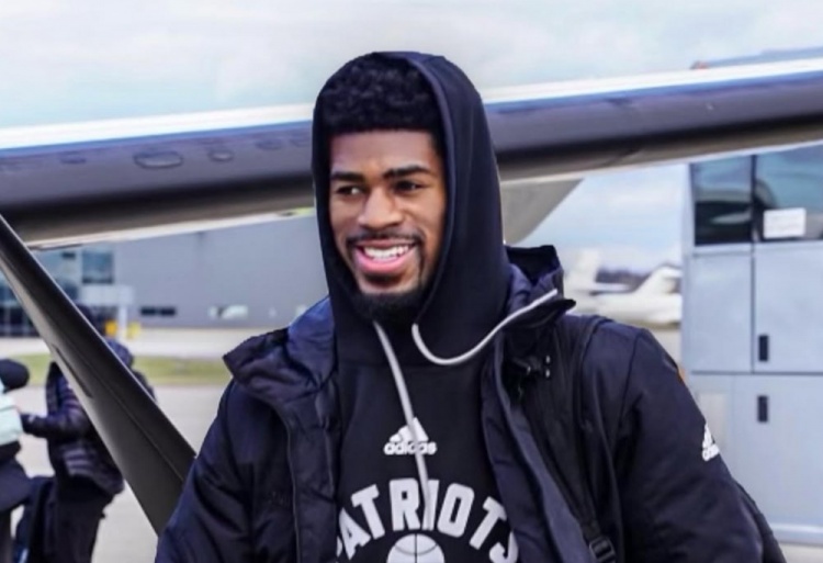 媒体人：贝利首秀难言理想 刚来一切都陌生 多打几场才能全面了解